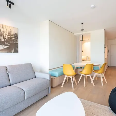 Luxurious With A Stunning View 미들케르케